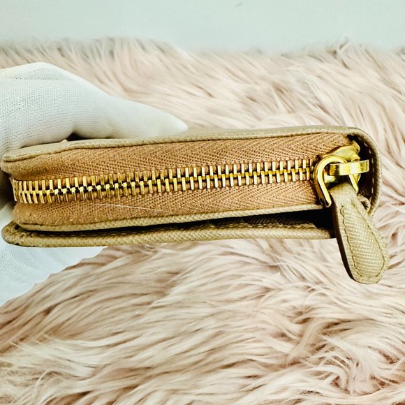 AUTHENTIC PRADA SAFFIANO LEATHER BEIGE ZIPPY WALLET WITH COA MADE IN ITALY - Picture 8 of 16